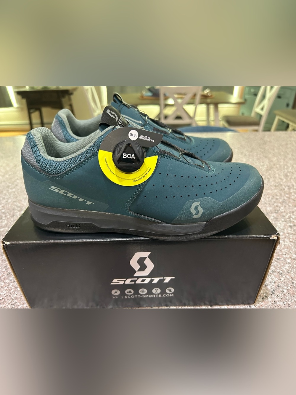 Scott Women’s Volt Sport Boa Shoes, New in Box, Size 39.